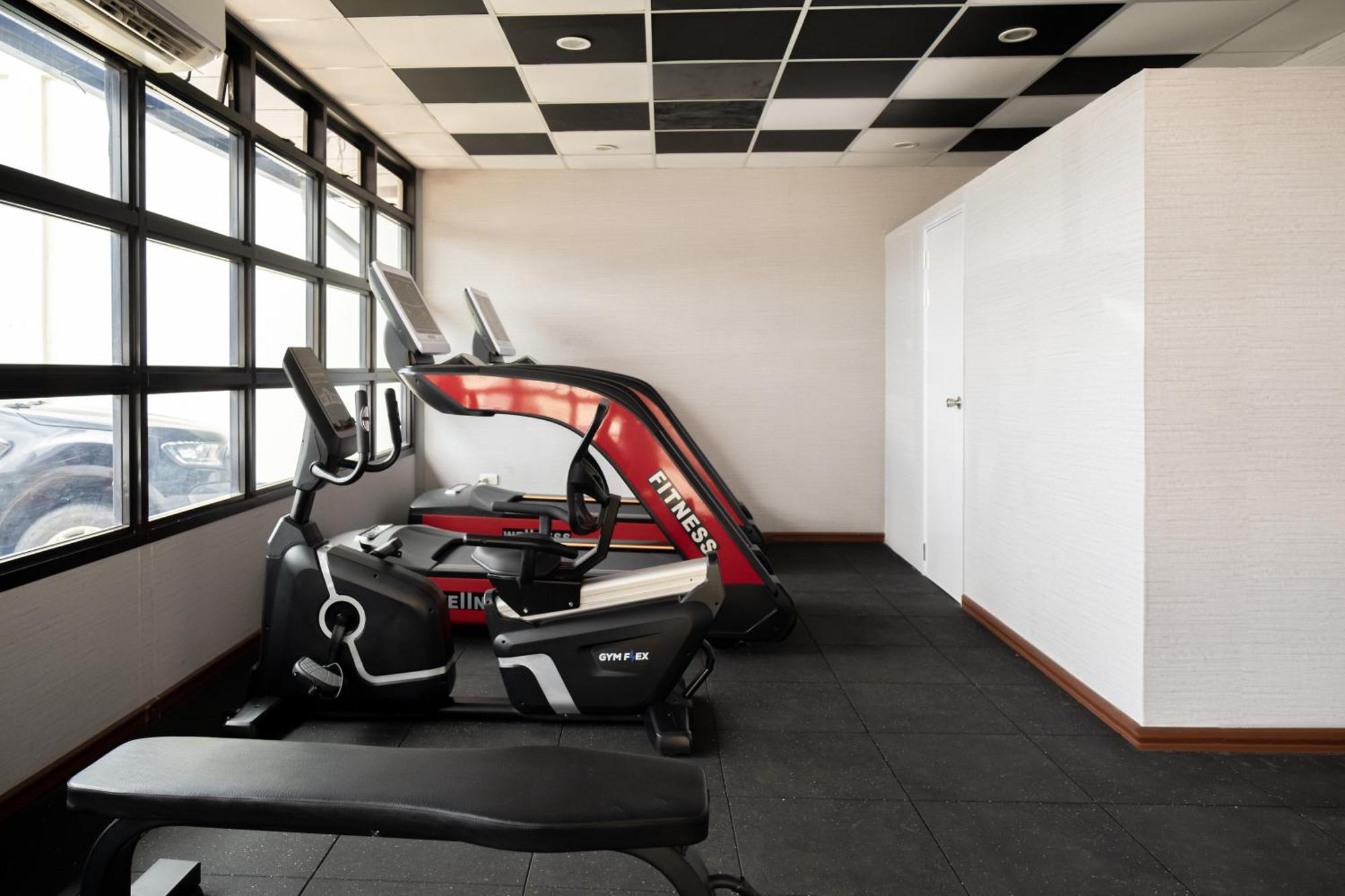 Kekehyu Business Hotel Valencia  Екстер'єр фото