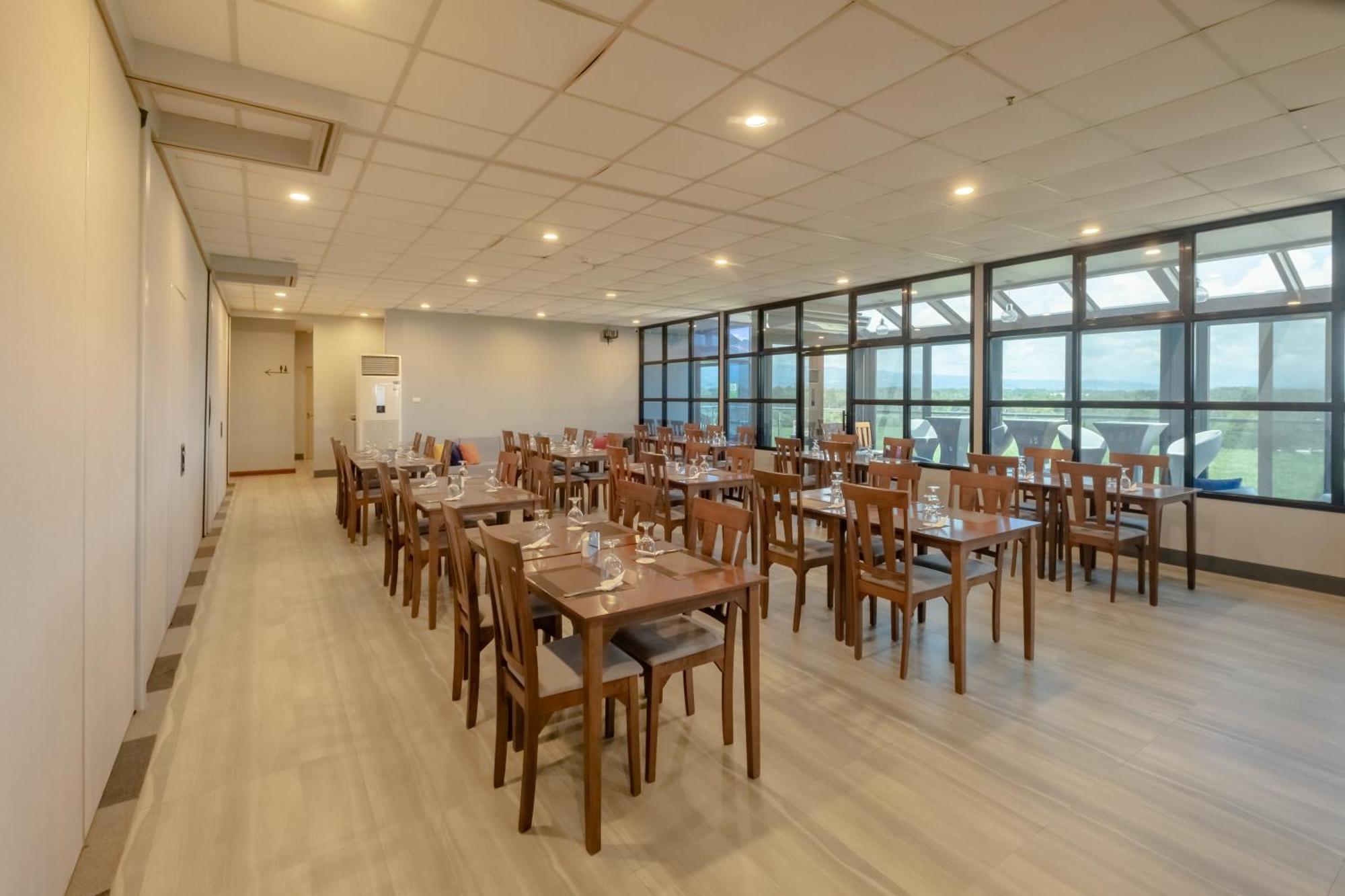 Kekehyu Business Hotel Valencia  Екстер'єр фото