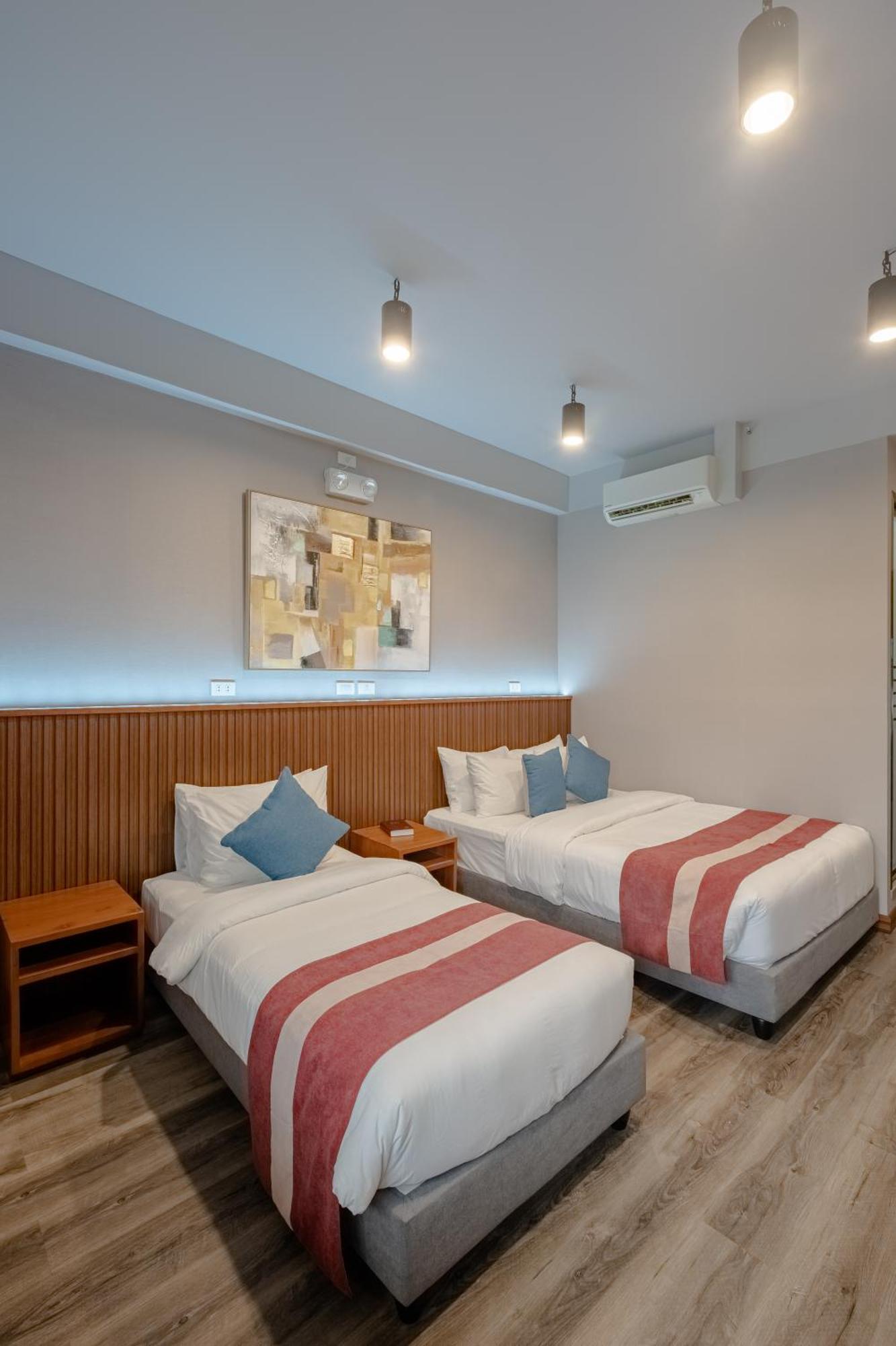 Kekehyu Business Hotel Valencia  Екстер'єр фото